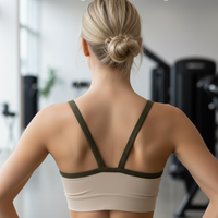 TOP GOTA NUDE COM VERDE MUSGO