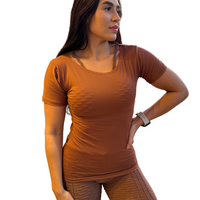 CAMISETA MANGUINHA MARROM