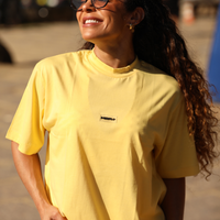 CAMISETA OVERSIZE AMARELA