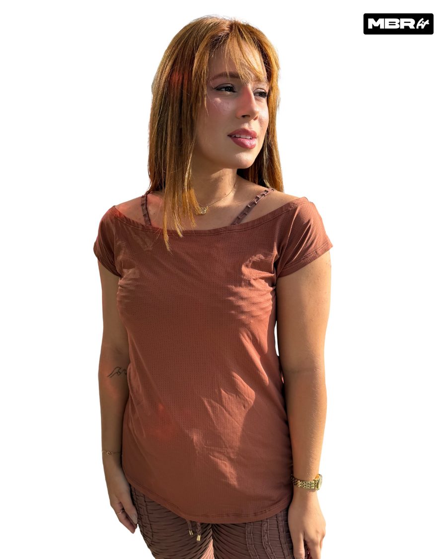 CAMISETA DRY FIT MARROM GOLA CANOA