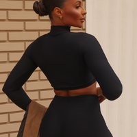 TOP CANELADO PRETO MANGAS