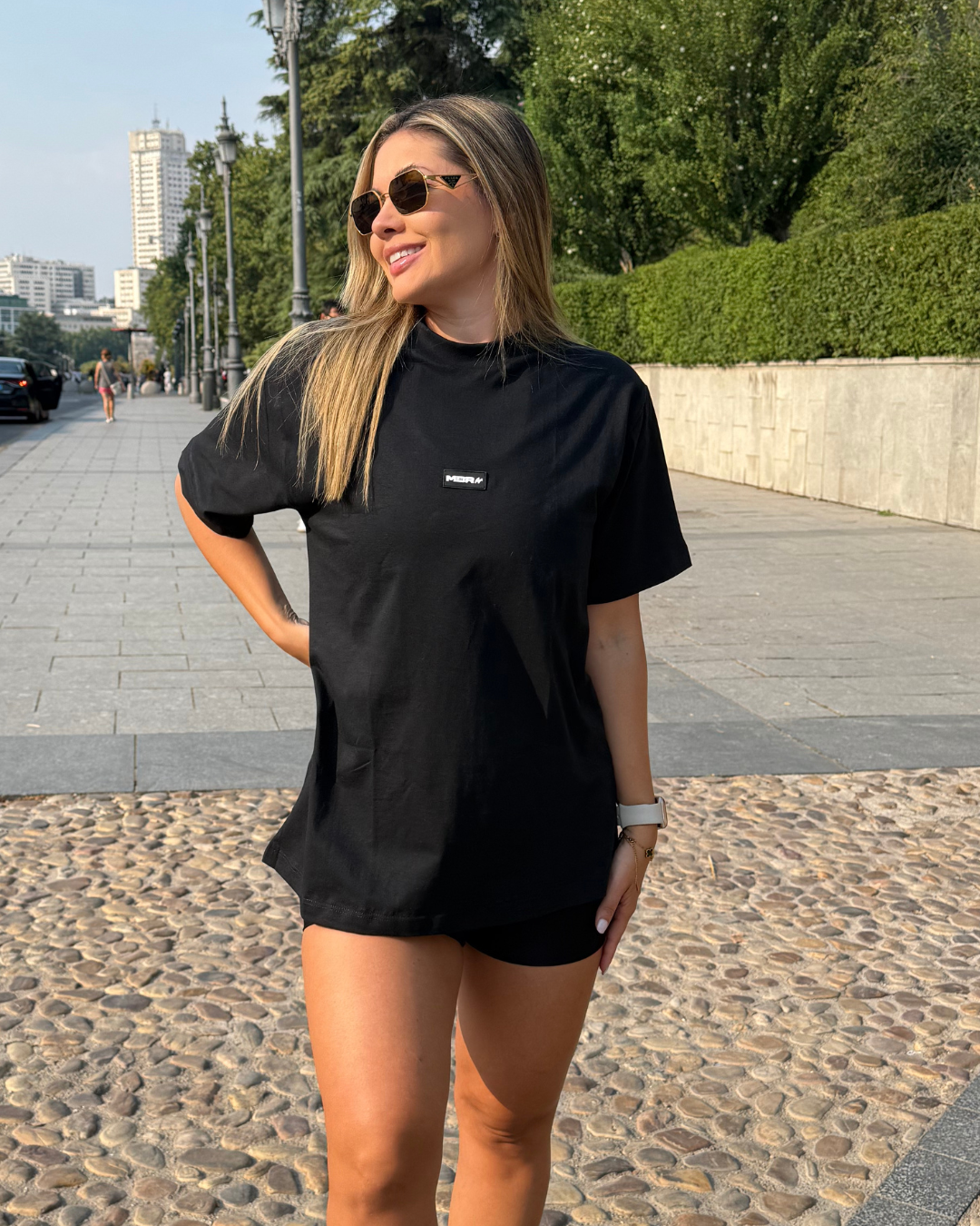 CAMISETA OVERSIZE PRETA
