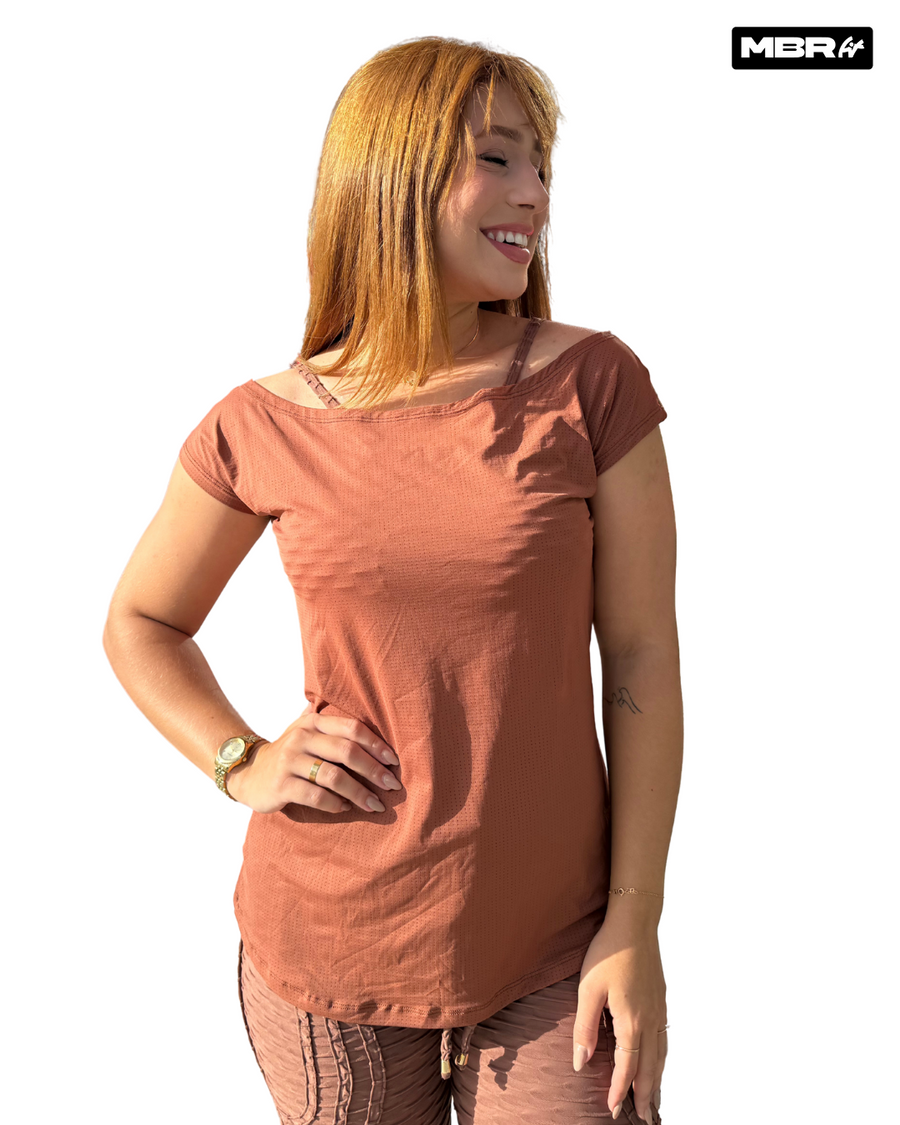 CAMISETA DRY FIT MARROM GOLA CANOA