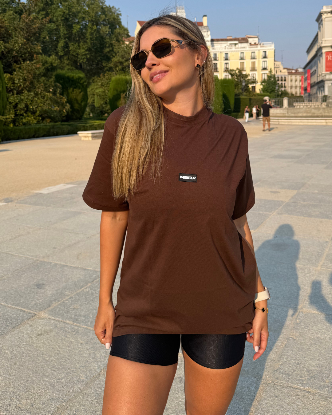 CAMISETA OVERSIZE MARROM