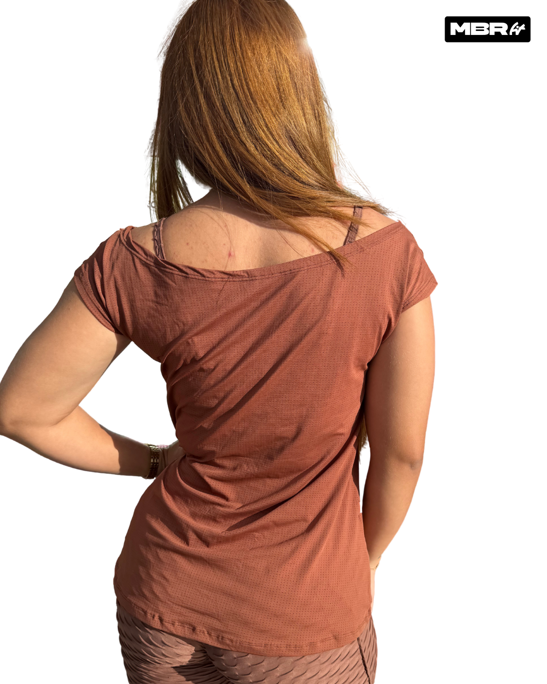 CAMISETA DRY FIT MARROM GOLA CANOA