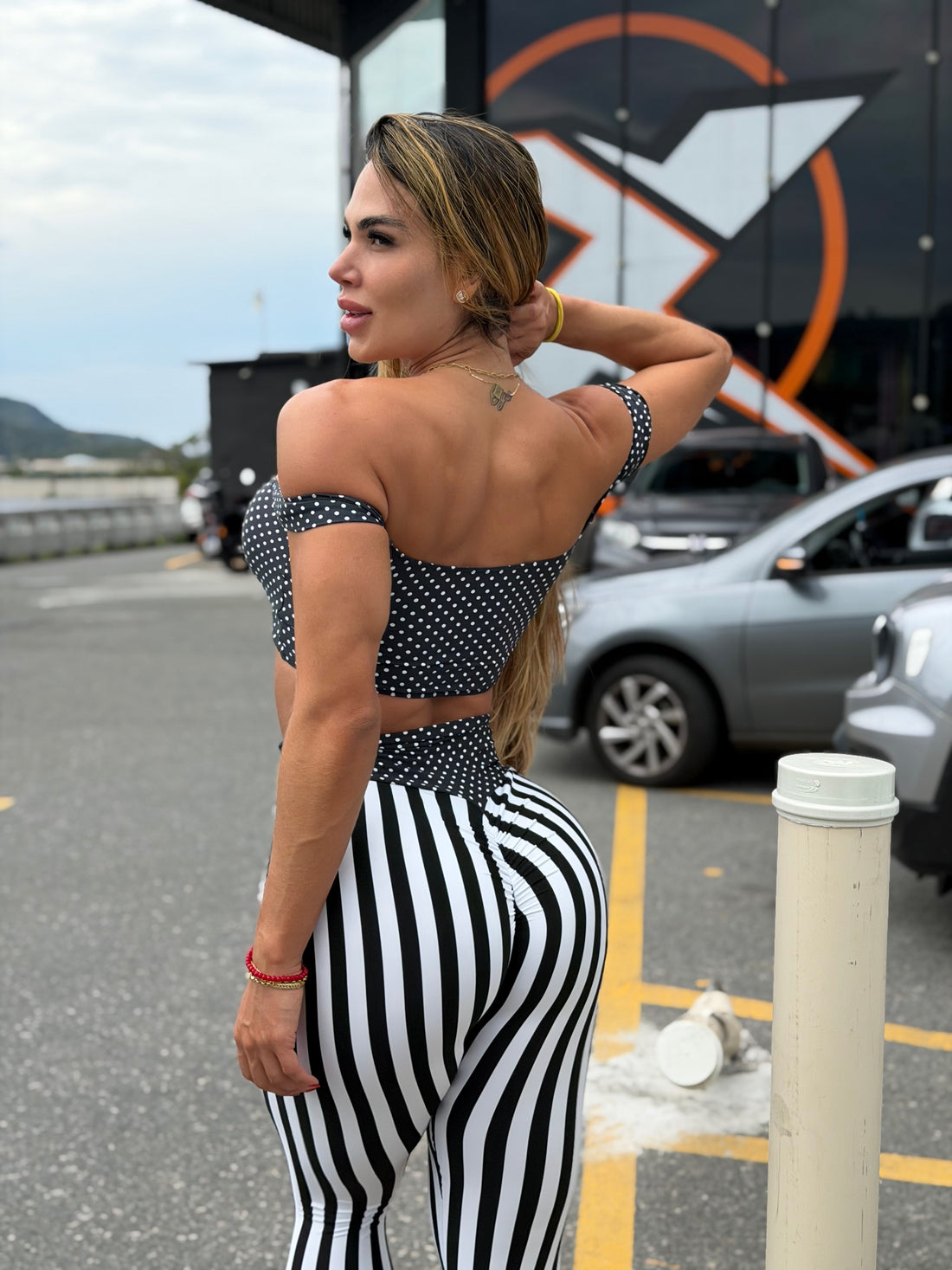 CONJUNTO CIGANINHA LISTRAS BOLINHAS PRETO E BRANCO (empina)