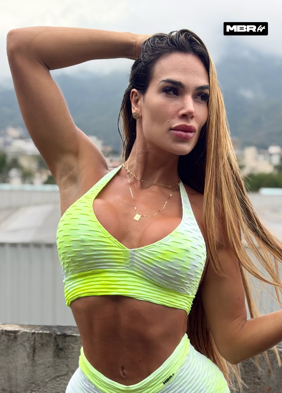 TOP PESCOÇO TIE DYE AMARELO NEÓN
